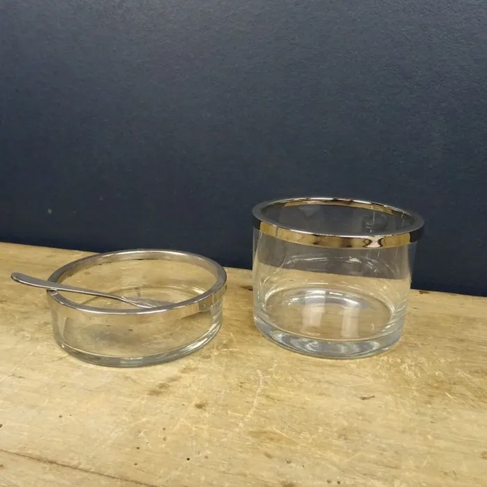 2 Coupelles en verre & métal argenté avec leur couteau à tartiner - Le palais des bricoles