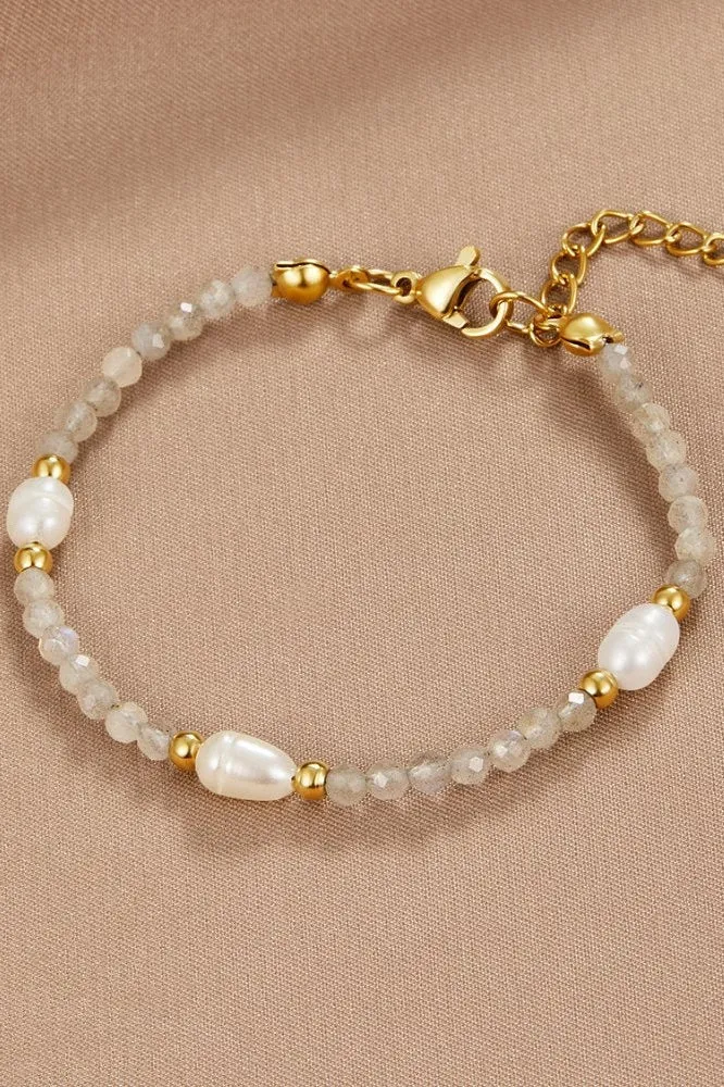 Bracelet en perles de pierre de lune et de perles