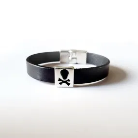 Bracelet homme tête de mort pirate en cuir noir - fermoir aimanté - idée cadeau fête des pères noël