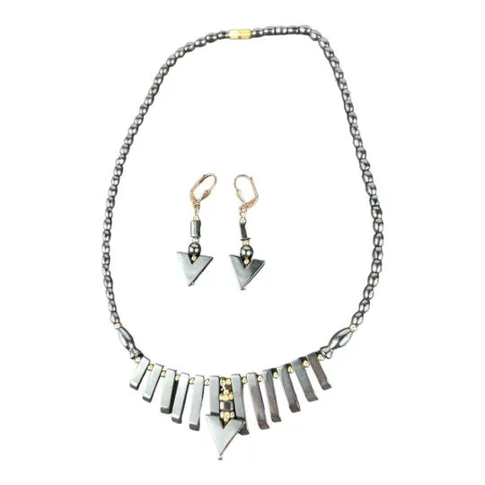 Collier en perles d'hématite "Triangle" avec boucles d'oreilles assorties