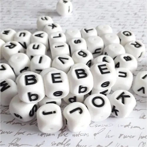 Perles silicone lettres gros lot de 50 pièces