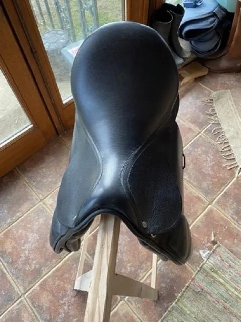 Mixed Saddle 17.5 inches