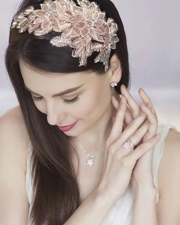 Serre tête broderies fleurs et perles roses claires